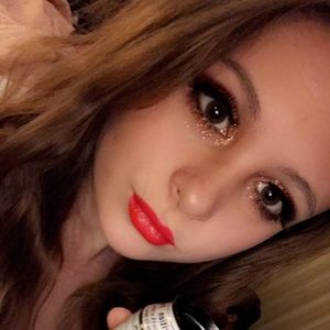 Meet your Posher, Abi